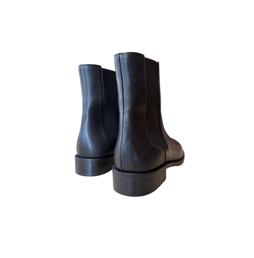 ΓΥΝΑΙΚΕΙΟ ΜΠΟΤΑΚΙ ΔΕΡΜΑΤΙΝΟ